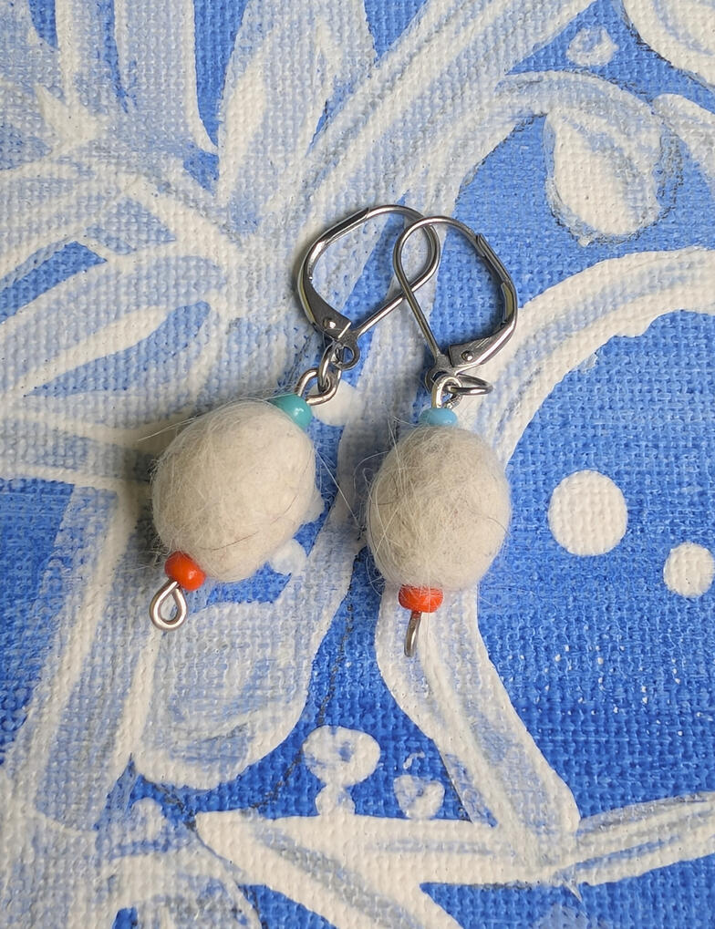 Unique and meaningful way to keep your fluffy beast always with you 🌈😻🐾