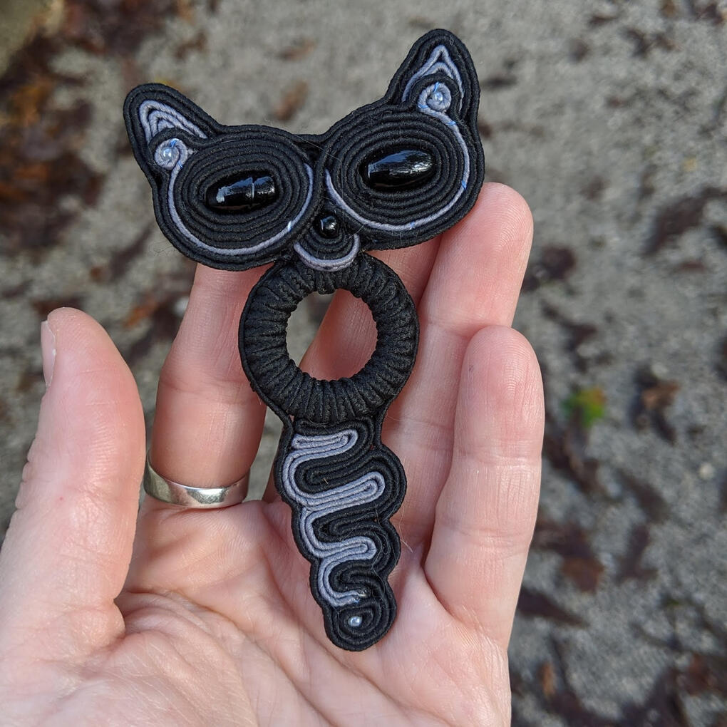 Black eye cat keychain Black eye cat keychain