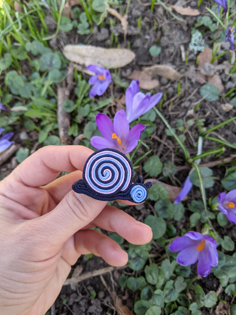 Small snail brooch Small snail brooch